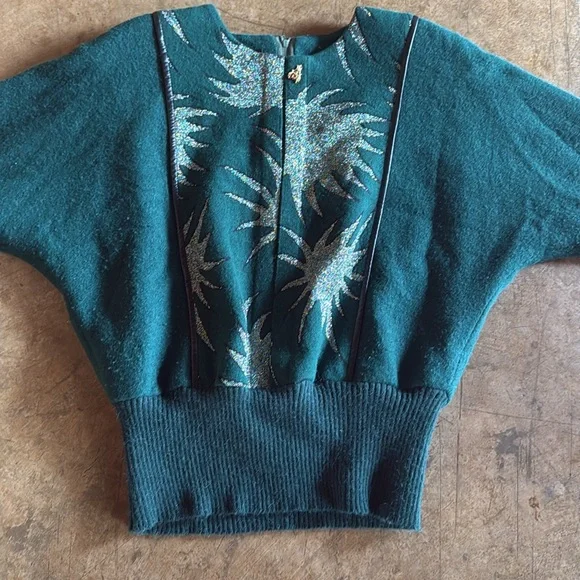 Vintage batwing Green wool Sweater with metallic Design and leather trim small - Picture 9 of 9